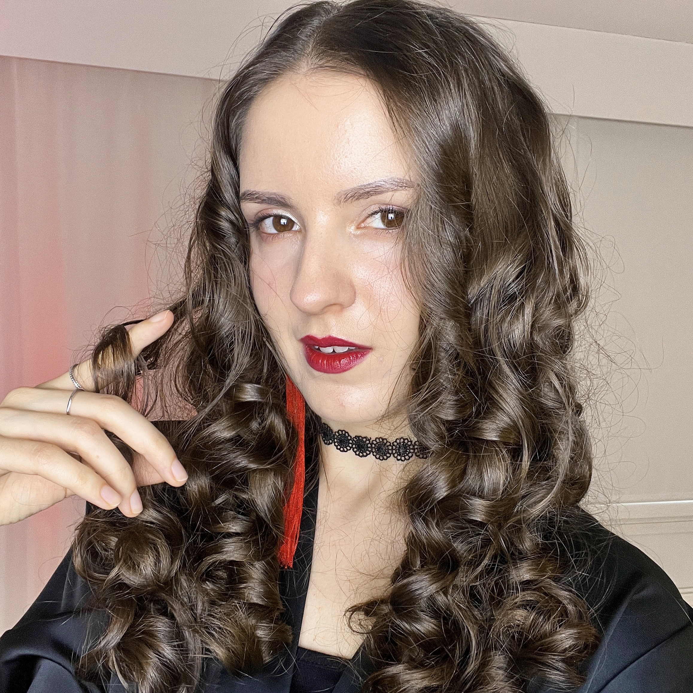 MARINA – founder of MOVERINA Studio offering online K-pop dance tutorials and lessons